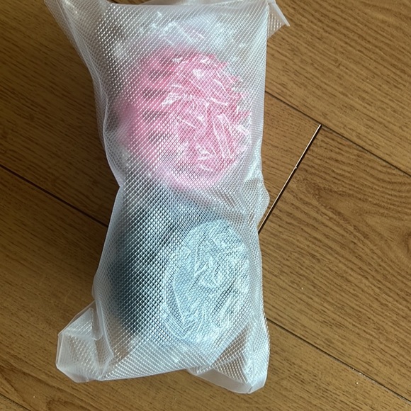 2 silicone hair scalp massager - Picture 3 of 4